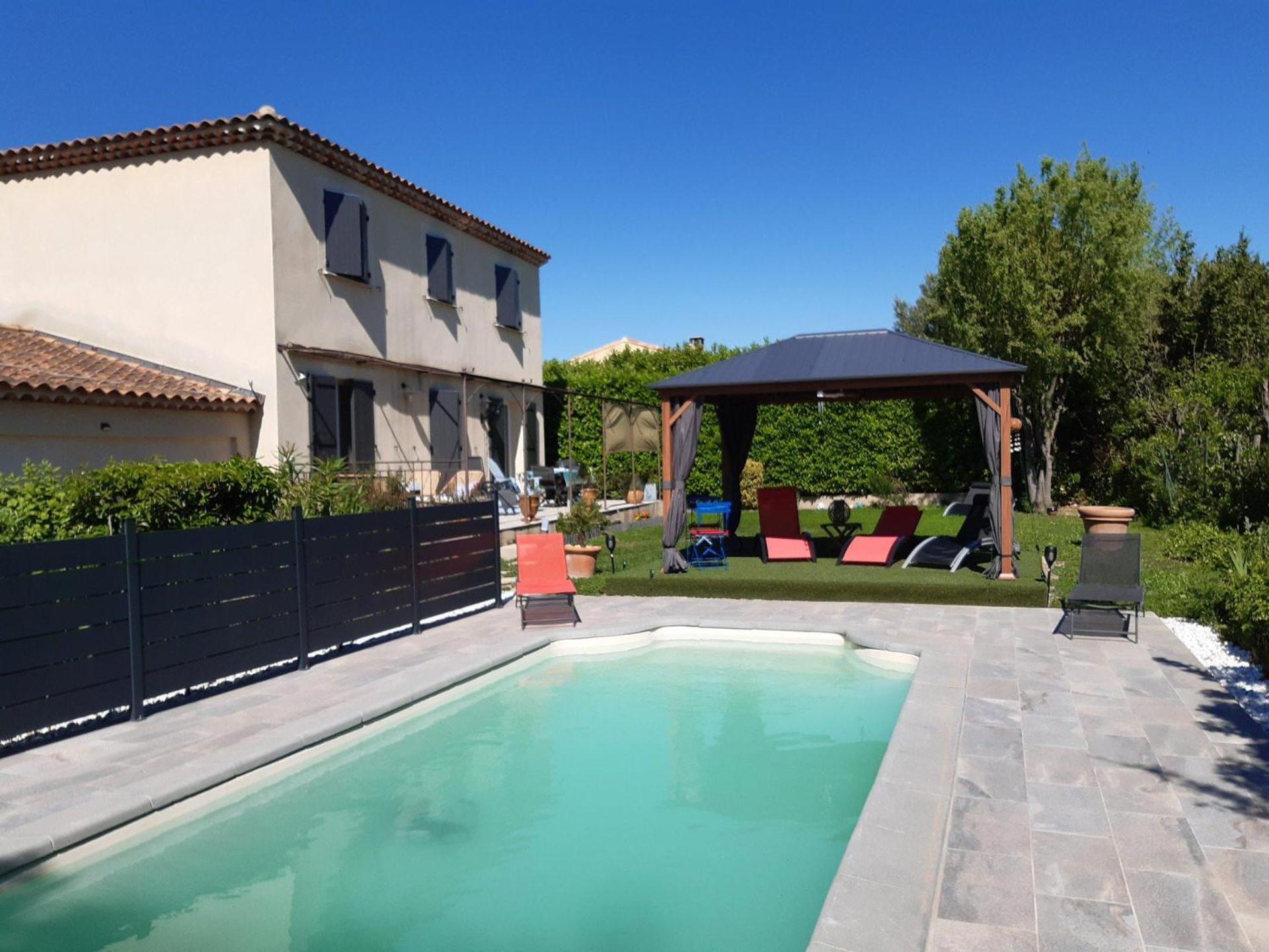 Nice Villa With Pool In Eyguieres Alpilles 6 People Exterior photo